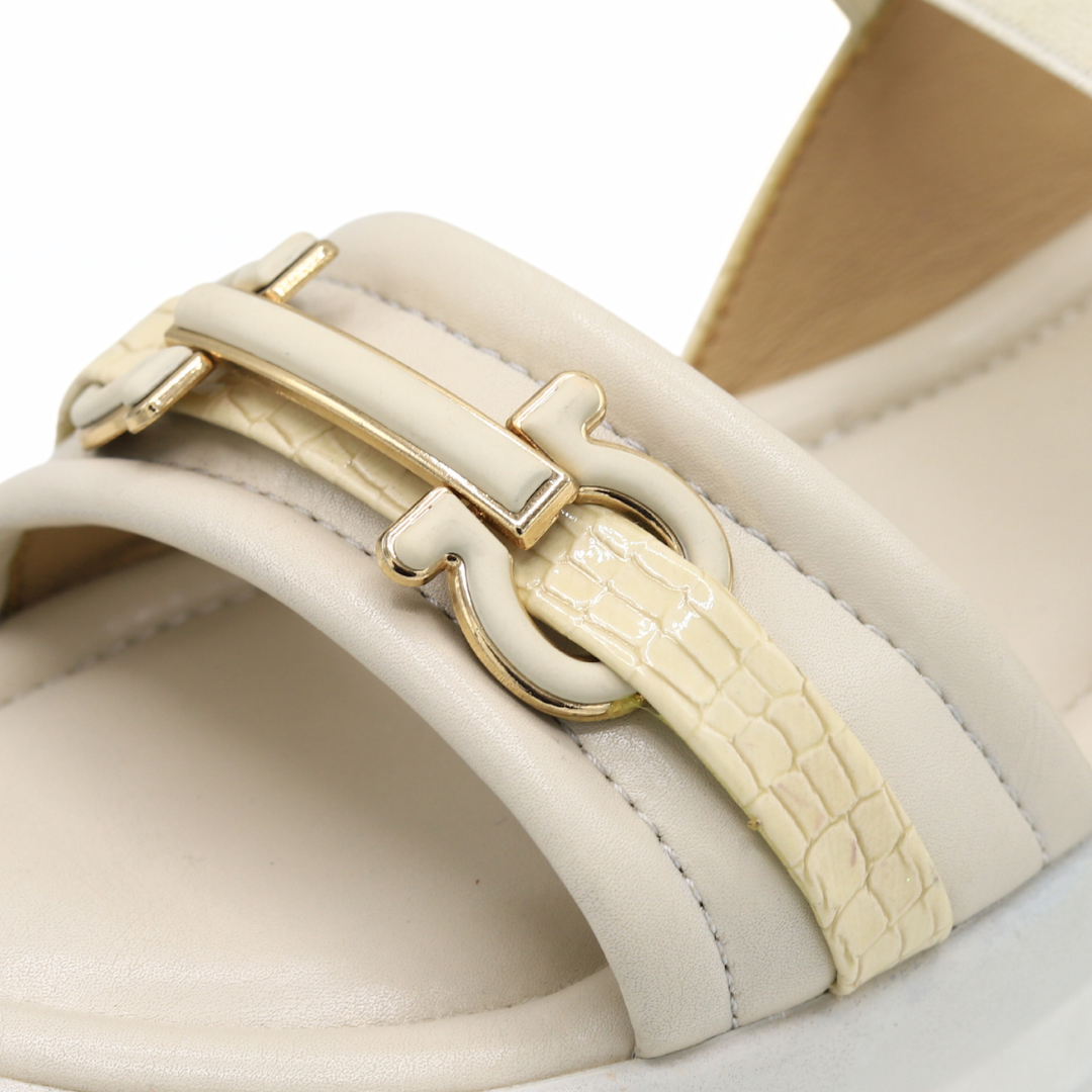 Buckle Strap Platform Sandals - Fawn
