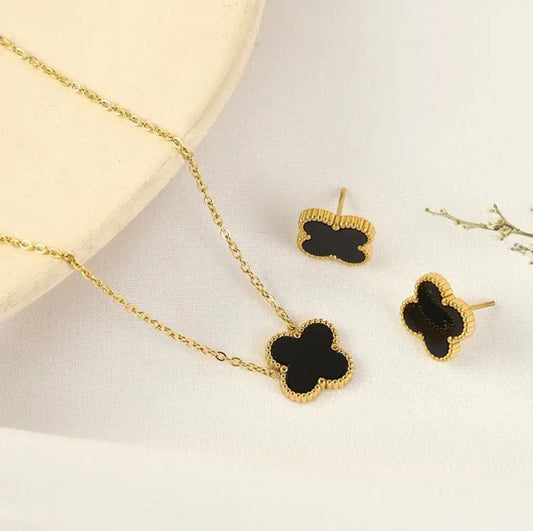 Four Leaf Clover Pendant With Earings