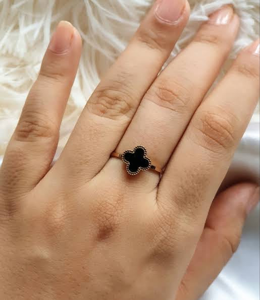 Black Four Clover Ring